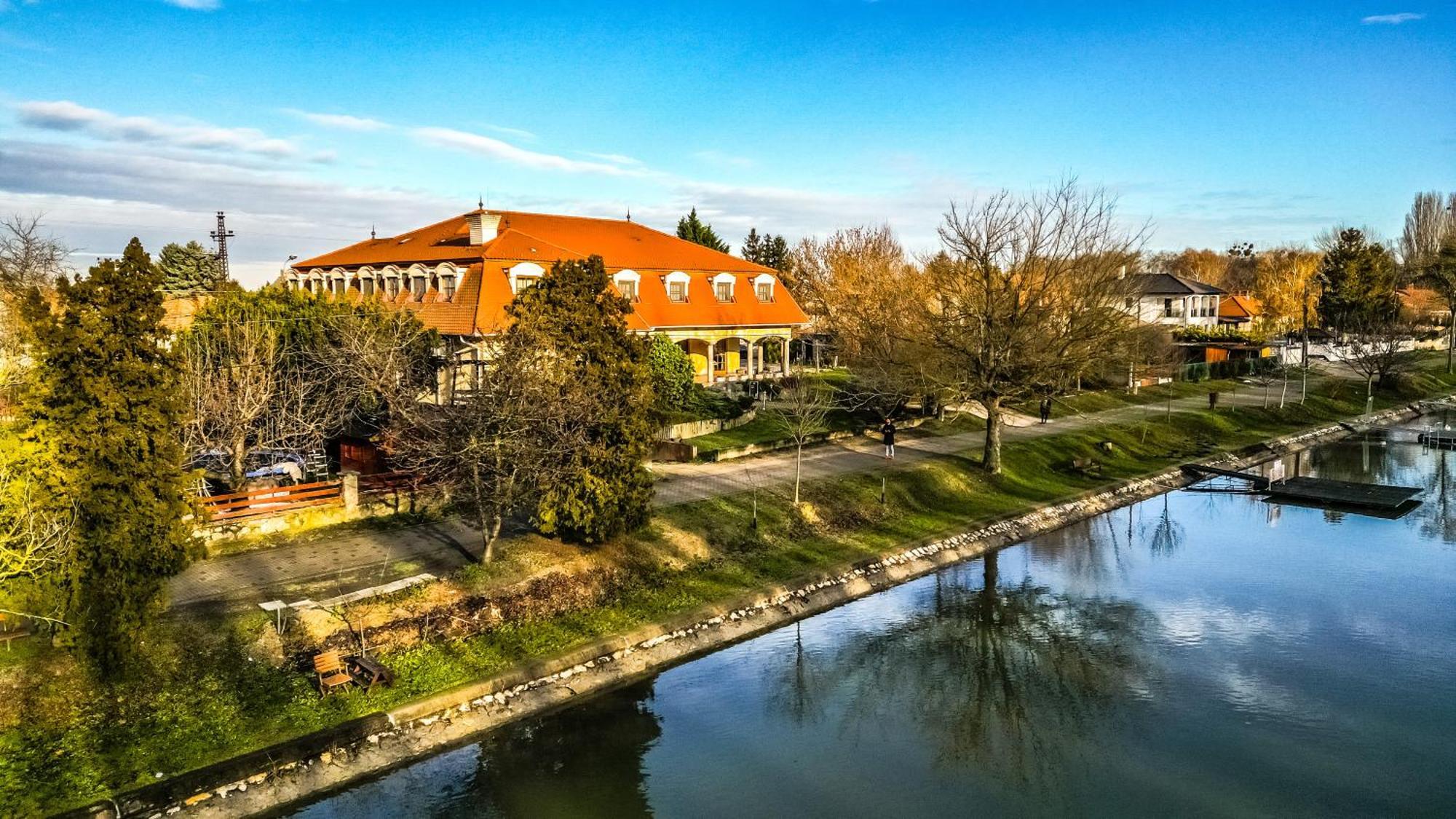 Bed and Breakfast Regia Panzio Halászi Exteriér fotografie